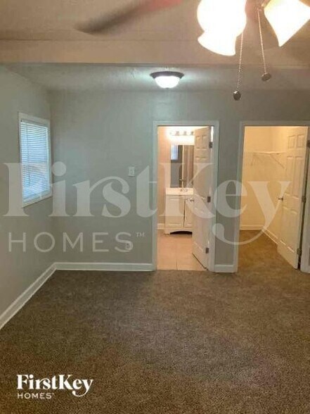 Building Photo - 817 Beechwood Ave SW