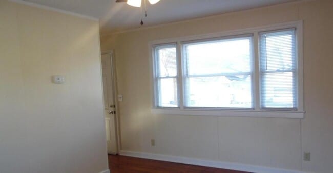 Building Photo - 208 Miller St