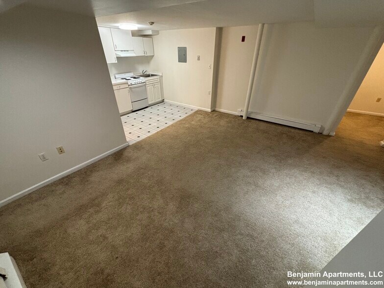 Building Photo - 1243 Beacon St