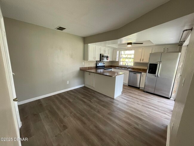 Building Photo - 97 Springwood Square