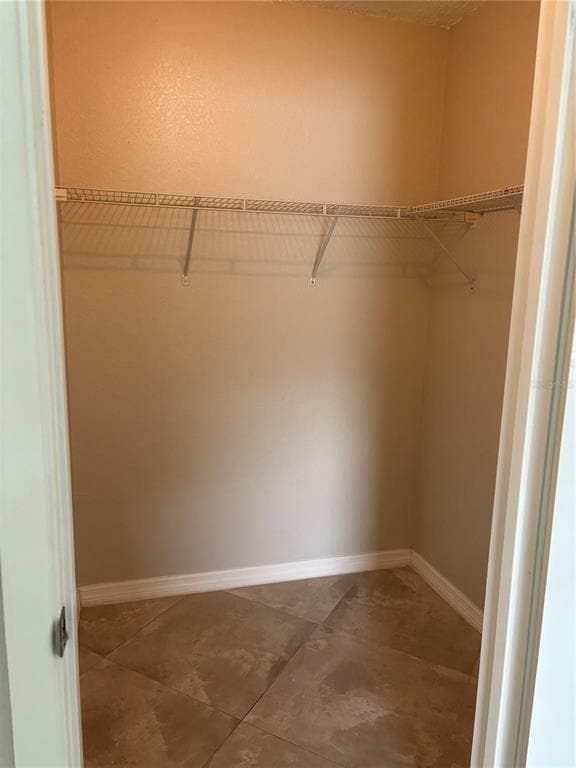 Building Photo - 5839 Erin Ln S