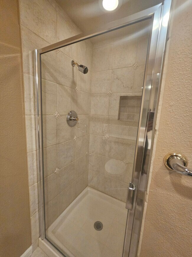 Building Photo - 45 Mainprice Ct