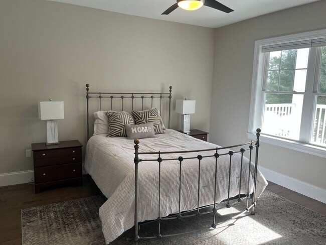 Building Photo - Water Pointe