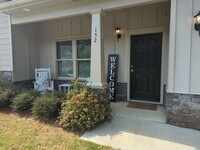 Building Photo - Beautiful 2 Bedroom 2 Bath in Oakwood Subd...