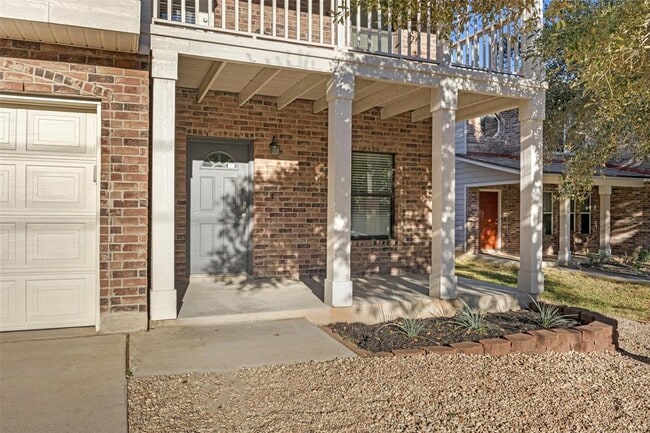 Building Photo - 1434 Meadow Pkwy