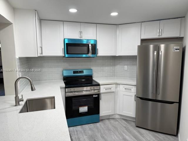 Building Photo - 9421 Fontainebleau Blvd