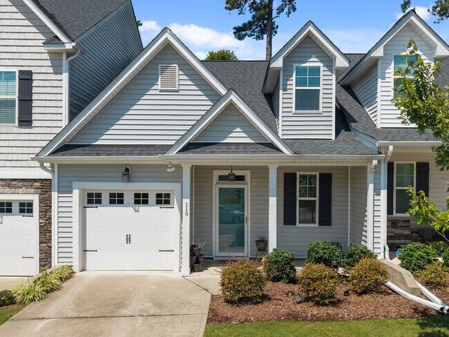 Primary Photo - Gorgeous and Spacious 3 Bedroom Townhome, ...