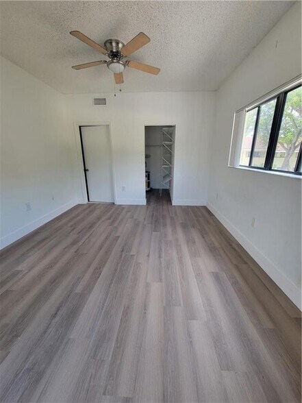 Building Photo - 2550 SW 18th Ter