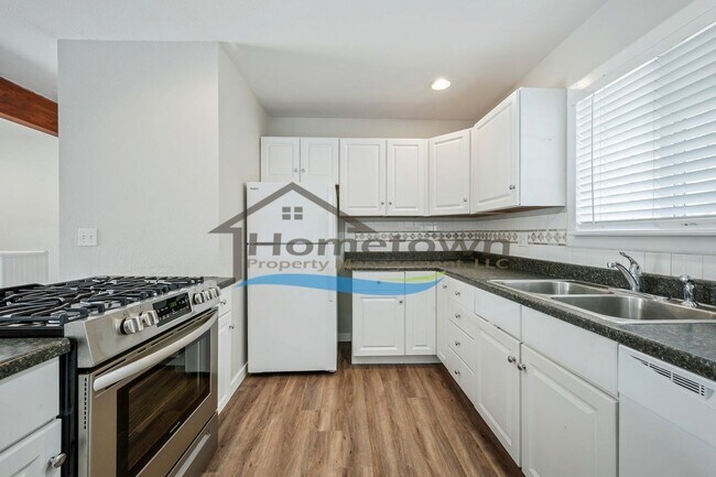 Building Photo - 4 Bedroom 2 Bath Home with 2-Car Detached Garage Available in Hayden, Idaho!