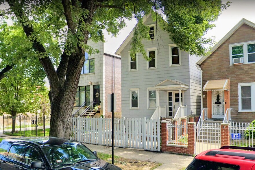 Building Photo - 2417 W Palmer St