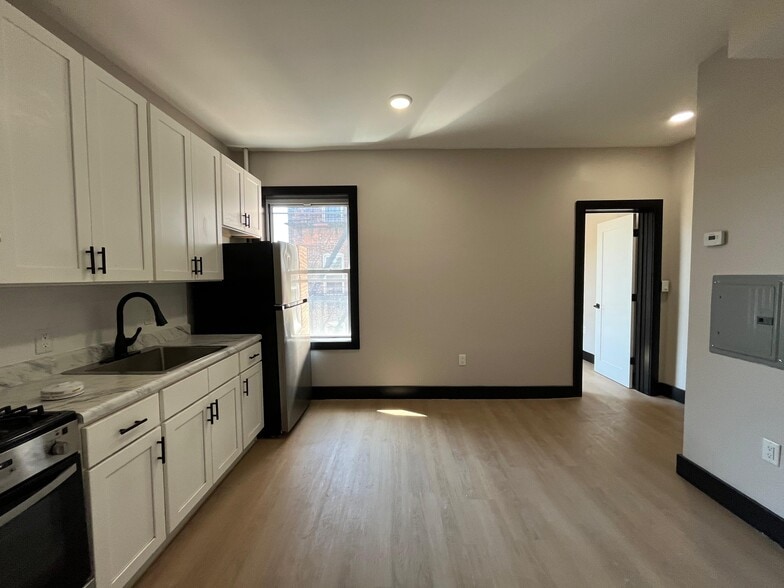 Building Photo - 104 Belmont Ave