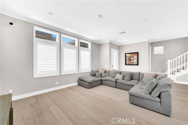 Building Photo - 249 Chorus