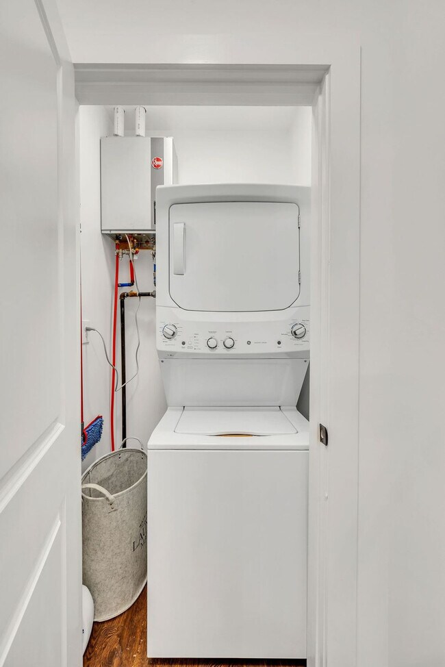 Building Photo - 1331 4th Ave N