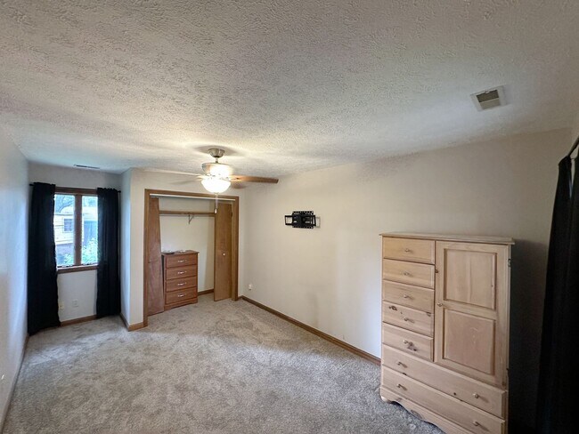 Building Photo - AVAILABLE NOW! Updated 3 Bed/2.5 Bath, 2 Car Garage - Close to Purdue & West Laf. Schools