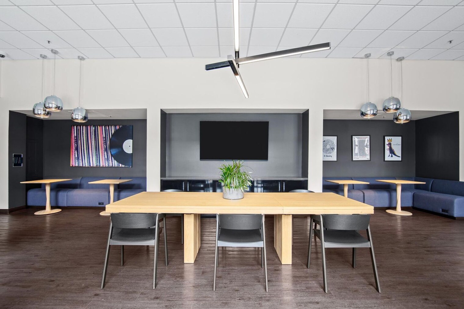 Building Photo - 2000 Post St