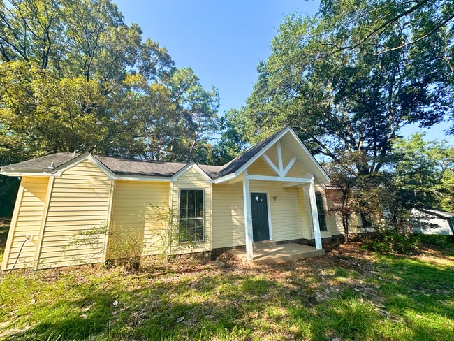 Building Photo - 3650 Creek Dr