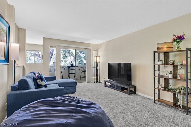 Building Photo - 668 Oakmont Ave