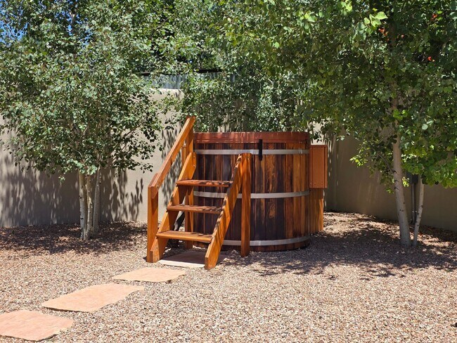 Building Photo - 127 Sereno Dr