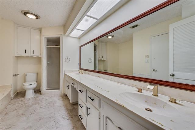 Building Photo - 2119 Wilson Dr