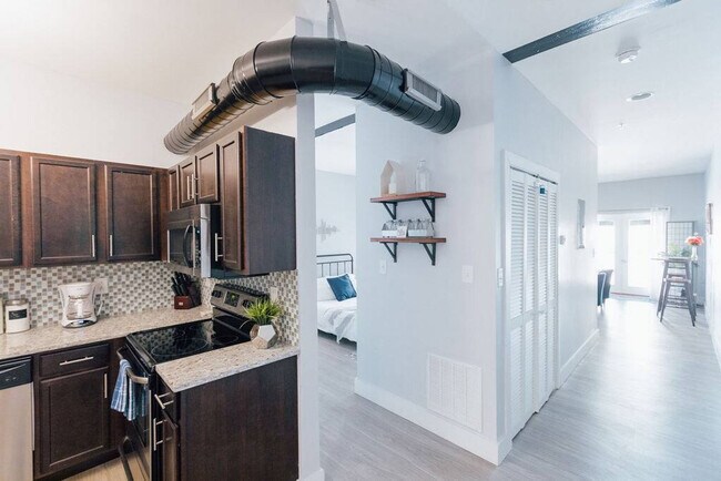 Building Photo - 202 E Main St