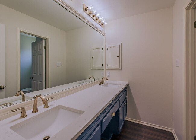 Building Photo - Gorgeous Northwood rental