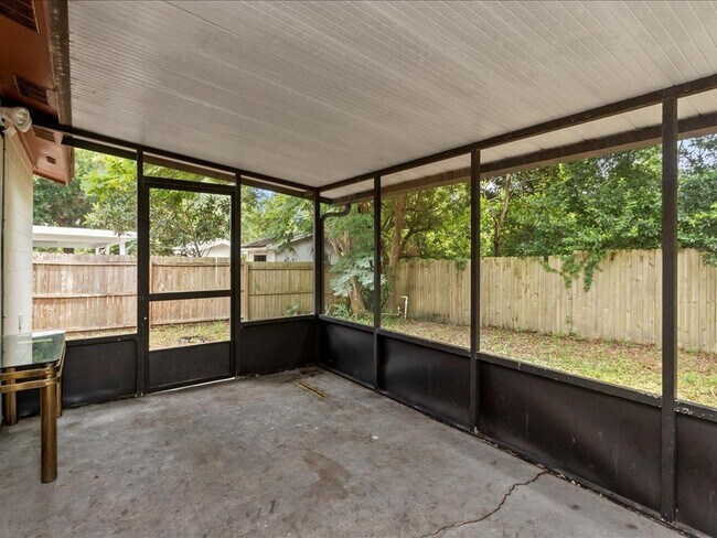 Building Photo - Great Price Single Family Home
