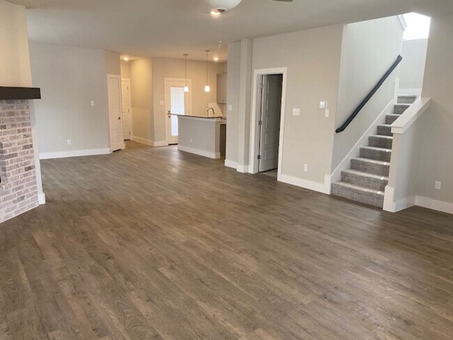 Building Photo - 4/2.5/2 - PRICE DROP!!!