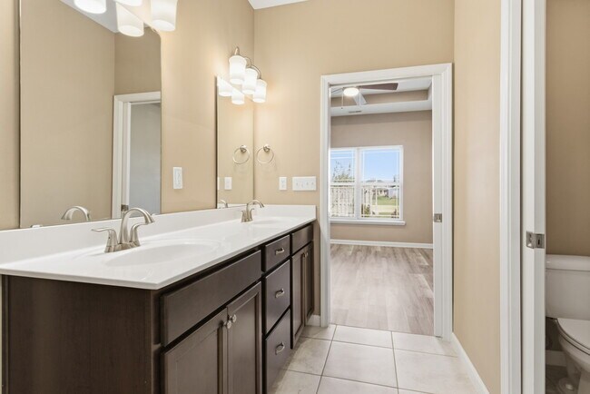 Building Photo - 3410 Monument Dr