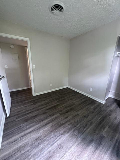 Building Photo - 2032 Catalpa Dr.