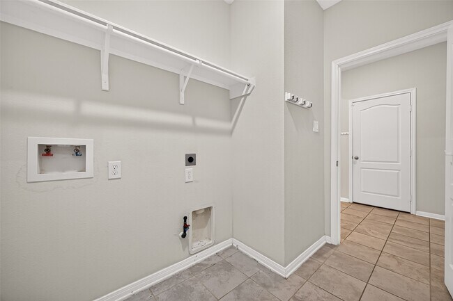 Building Photo - 20902 Cullen Ranch Rd