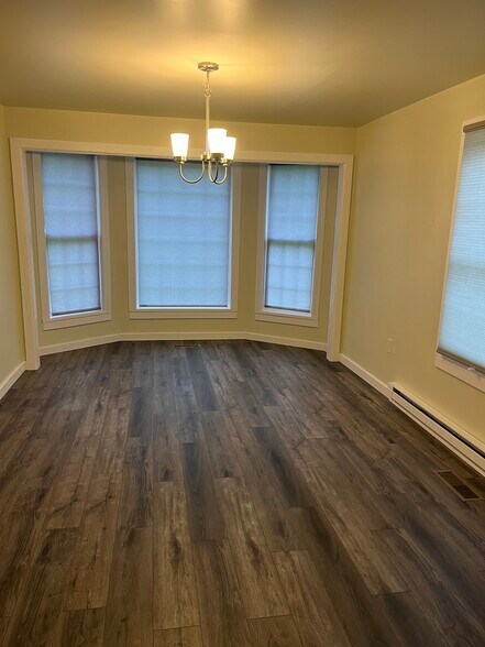 Dinning Area - 250 Dennard Ln