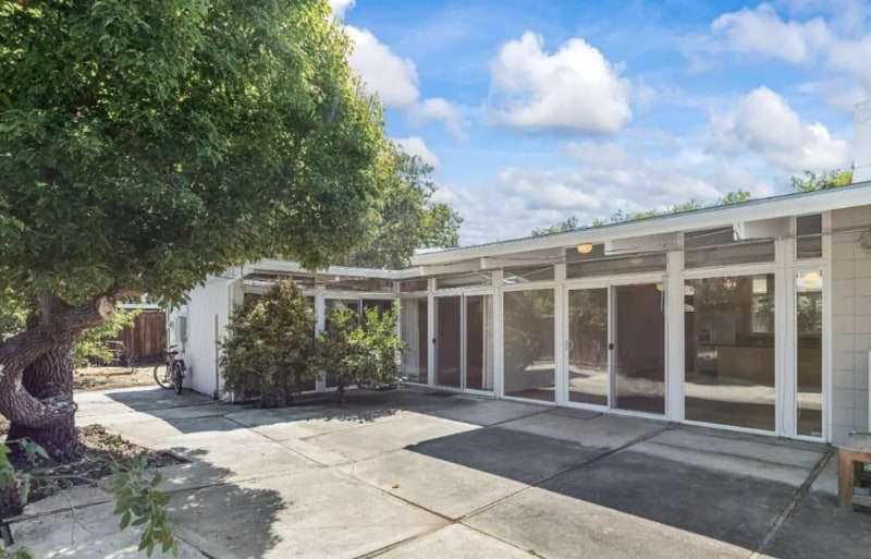 Building Photo - 2085 Sandalwood Ct