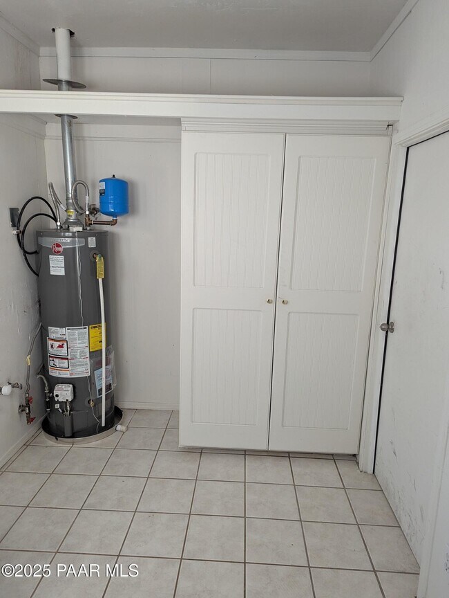 Building Photo - 4201 N Tonto Way