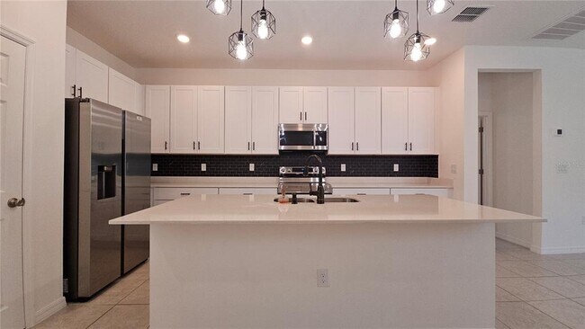 Building Photo - 722 Lemon Ave
