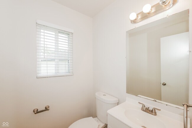 Building Photo - 3131 Acoma Dr
