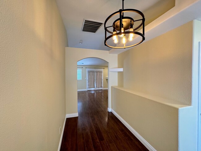 Building Photo - 5417 Redview Ct