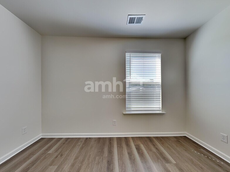 Building Photo - 103 Tupelo Trl