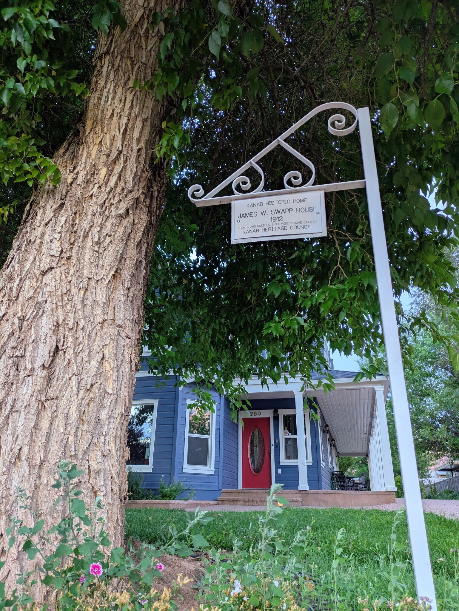 Building Photo - 250 N 100 W