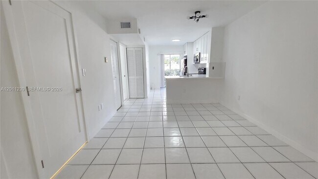 Building Photo - 2575 SW 27th Ave