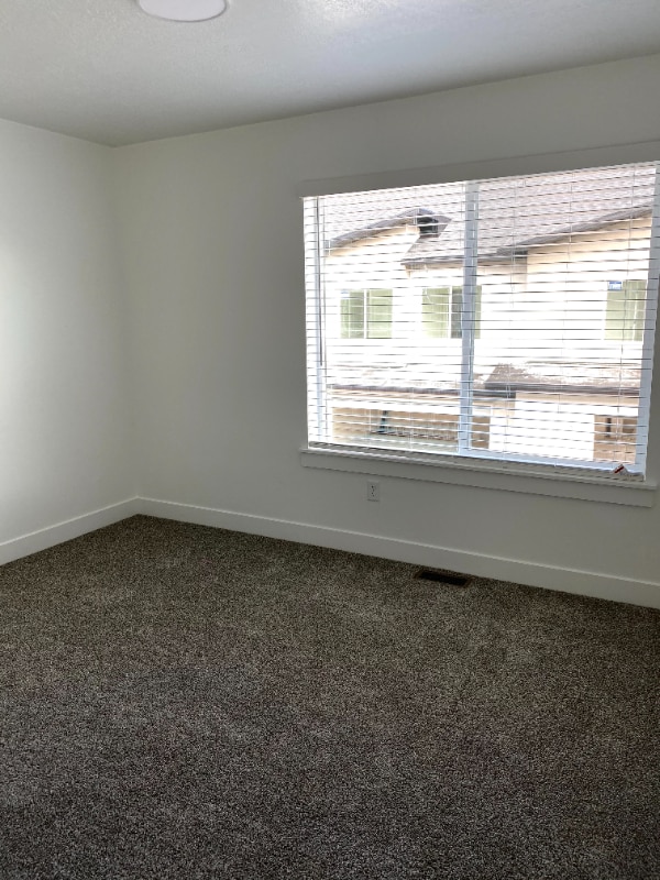 Building Photo - 424 W 40 S