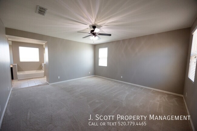 Building Photo - 1270 Carlsbad Dr