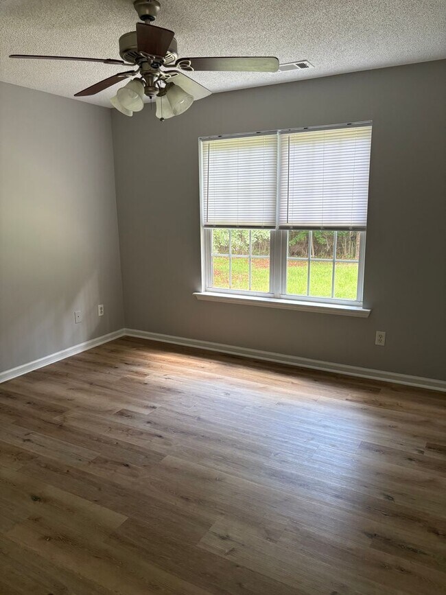 Building Photo - 1404 Georgia Ave SE