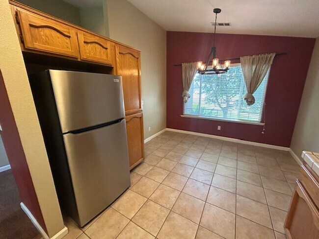 Building Photo - Beautiful 3 Bedroom 2 Bathroom in Farmersville!!