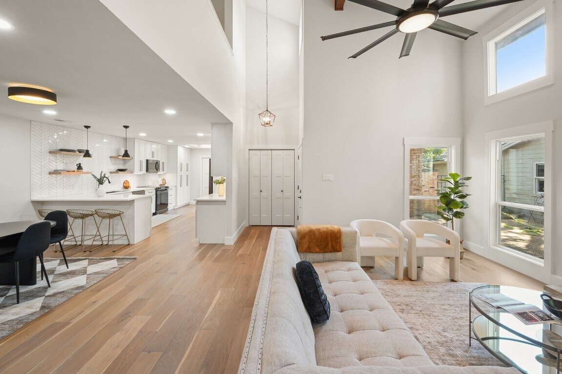 Building Photo - 8138 Forest Mesa Dr