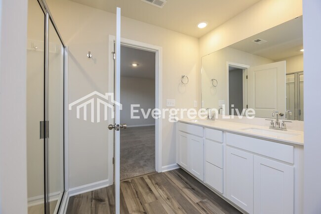 Building Photo - now