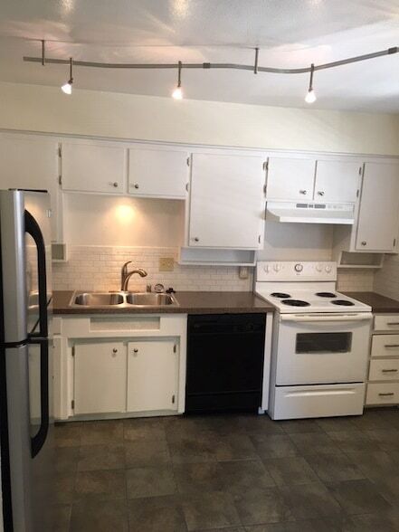 Building Photo - 3812 E Washburn Ave