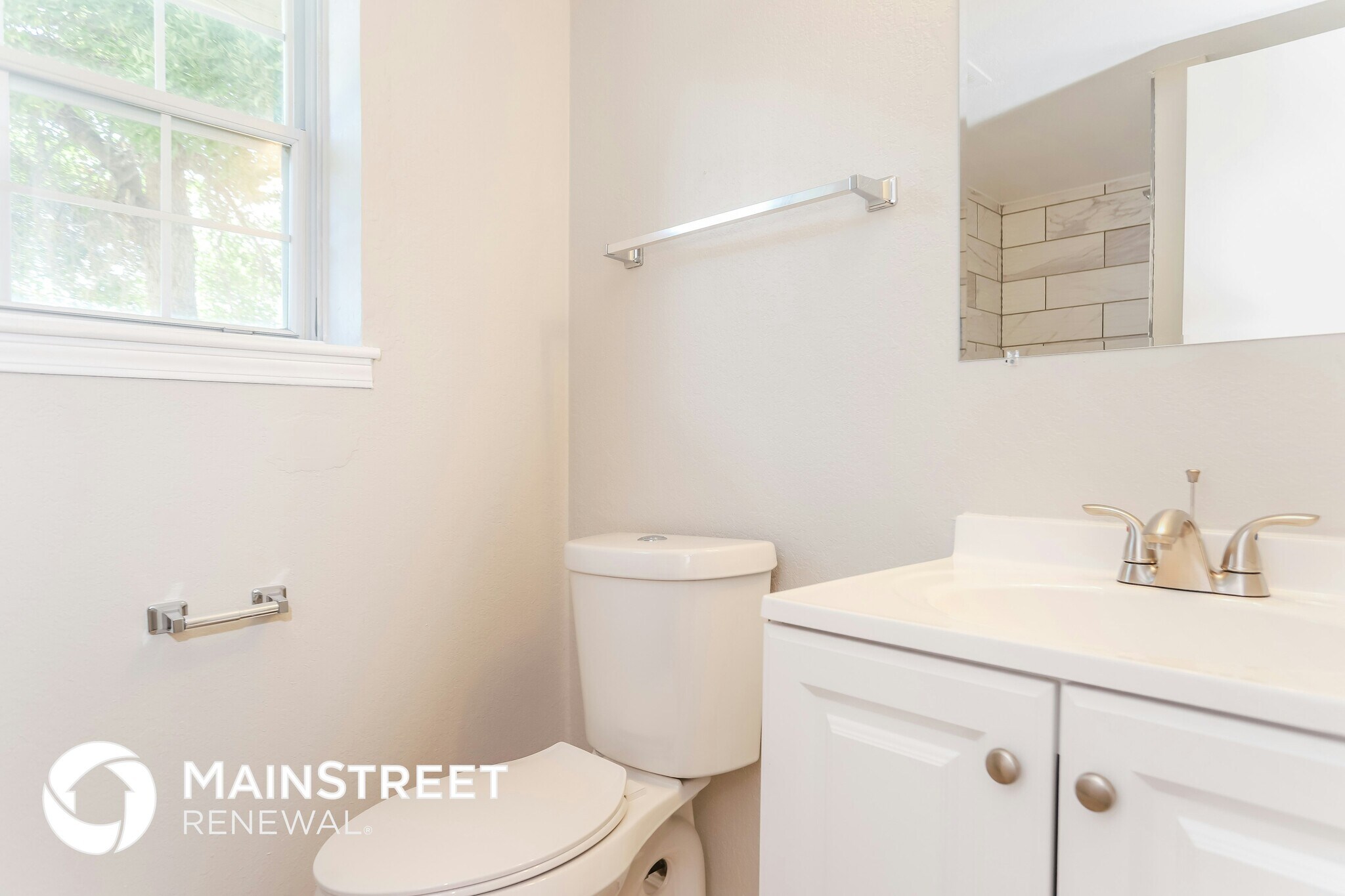 Building Photo - 5690 S Netherland St