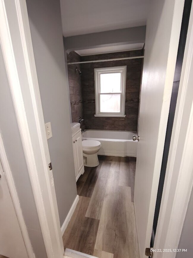 Building Photo - Stunning 3-Bed Bungalow