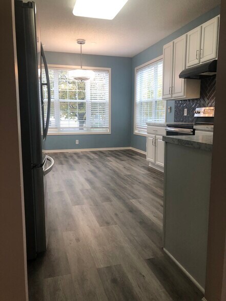 Building Photo - 1680 Oakbrooke Ct