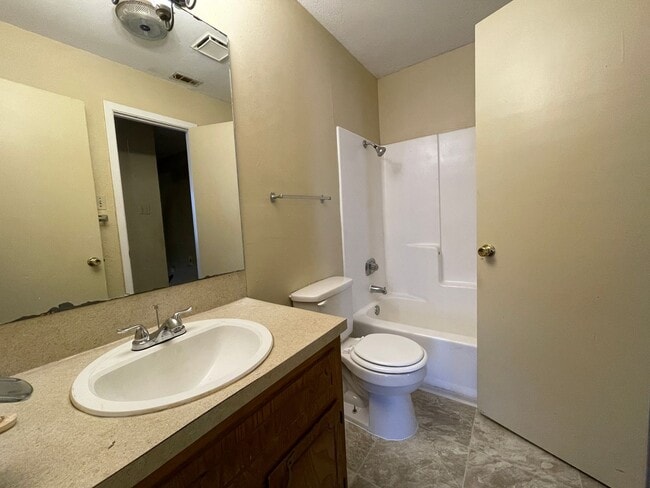 Building Photo - 1103 Covey Ln